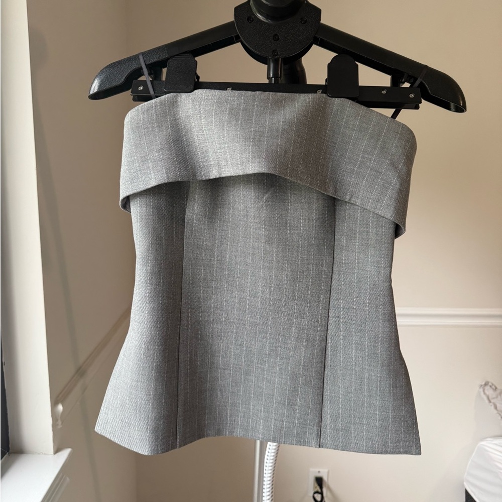Gray top - Picture 2 of 4